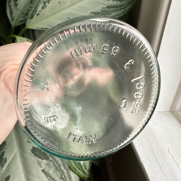 VINTAGE set of two made in Italy glass bottles - Picture 6 of 6